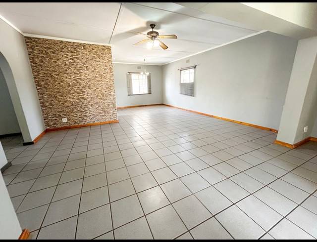 3 BEDROOM HOUSE TO LET IN VANDERBIJLPARK SE 10